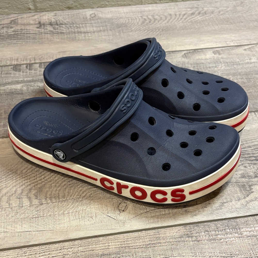 CROCS Iconic Comfort Navy Clog Red and White Stripe Sole EUC M10/W12